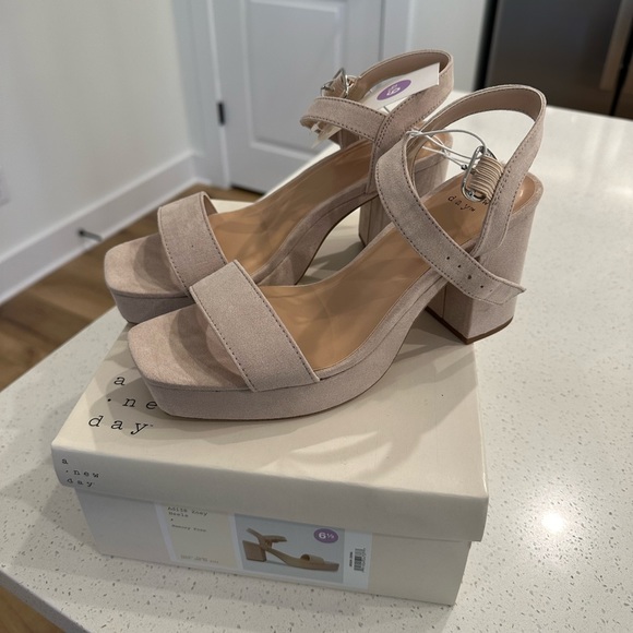 A New Day Women’s Block Heels - Picture 2 of 5